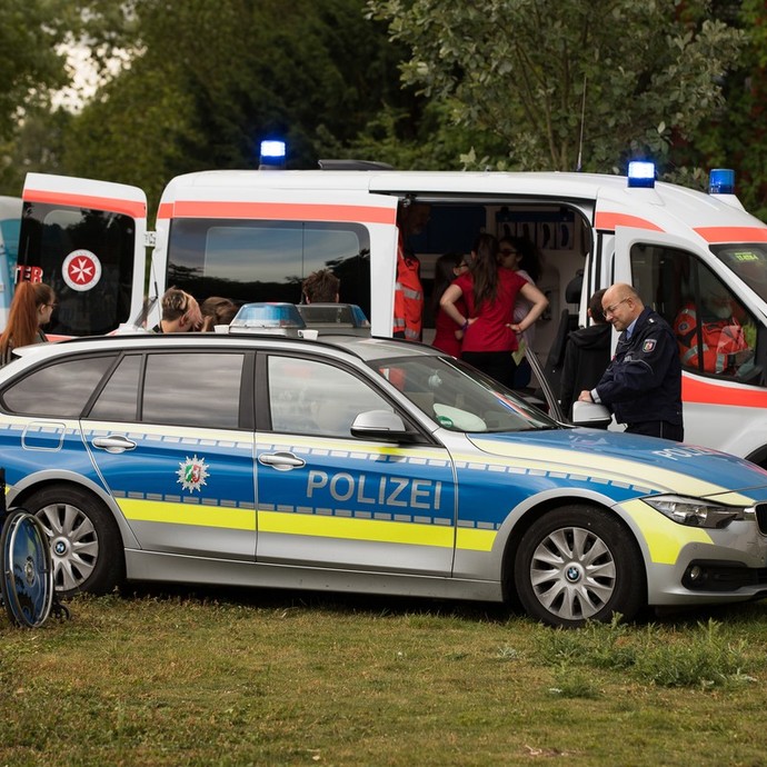 None (vergrößerte Bildansicht wird geöffnet)