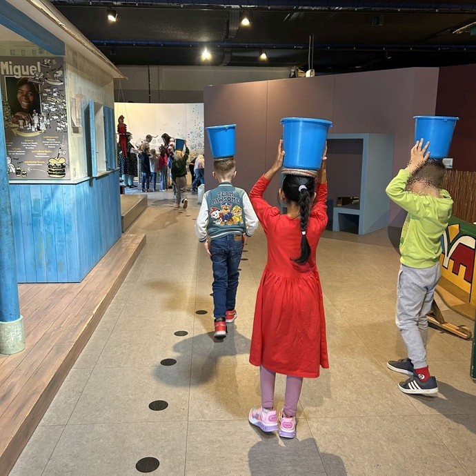 None (vergrößerte Bildansicht wird geöffnet)