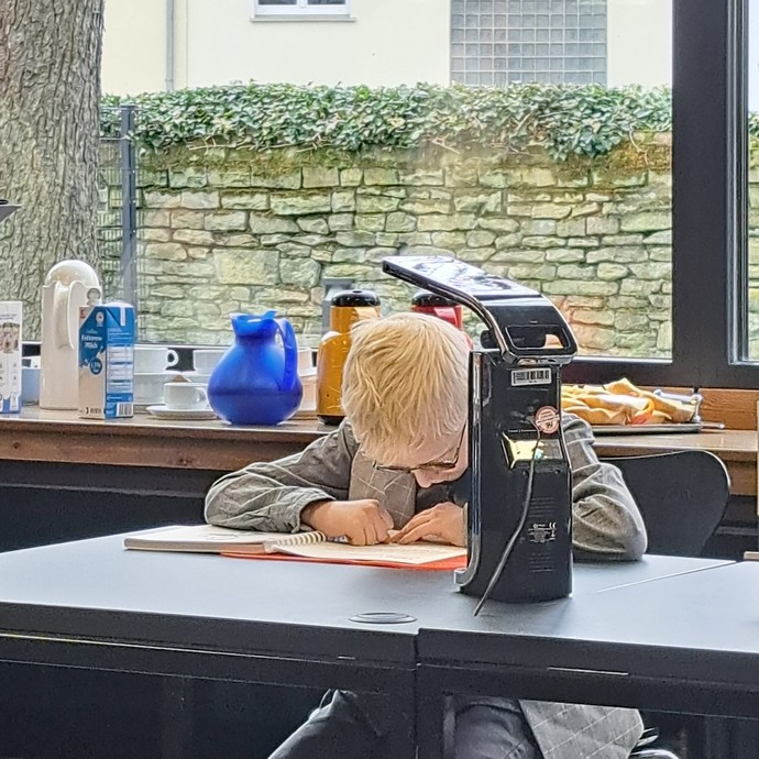 None (vergrößerte Bildansicht wird geöffnet)