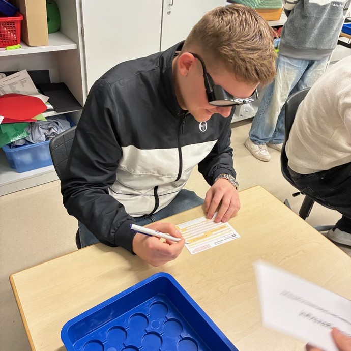 None (vergrößerte Bildansicht wird geöffnet)