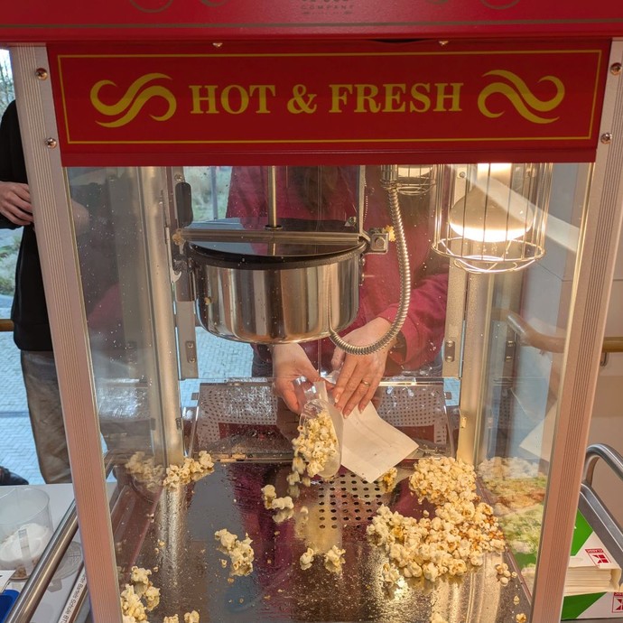 None (vergrößerte Bildansicht wird geöffnet)