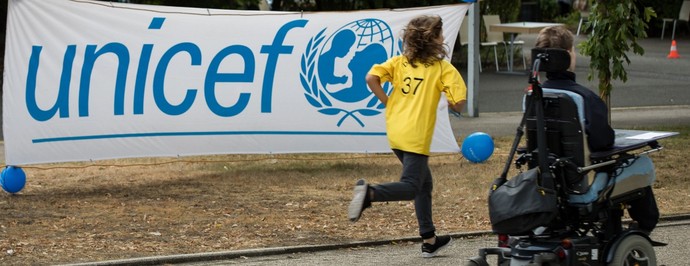 2 Kinder beim Unicef-Lauf