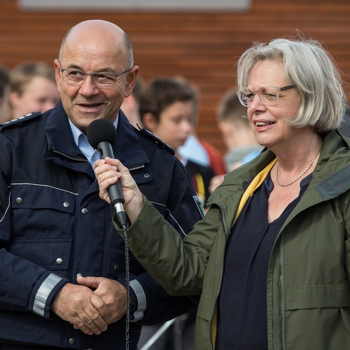 None (vergrößerte Bildansicht wird geöffnet)
