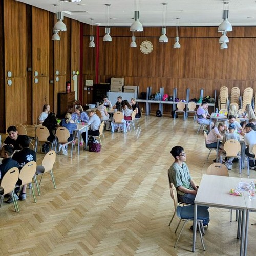 Aula mit Lernstationen