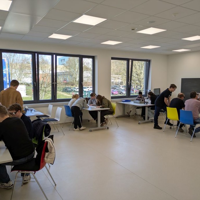 None (vergrößerte Bildansicht wird geöffnet)