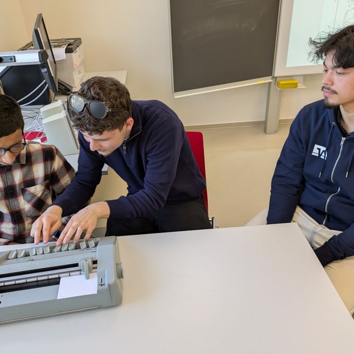 None (vergrößerte Bildansicht wird geöffnet)