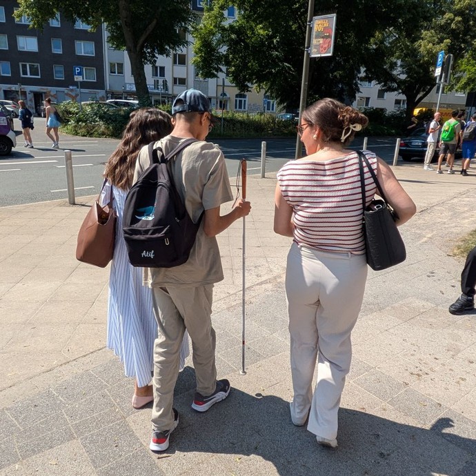 None (vergrößerte Bildansicht wird geöffnet)