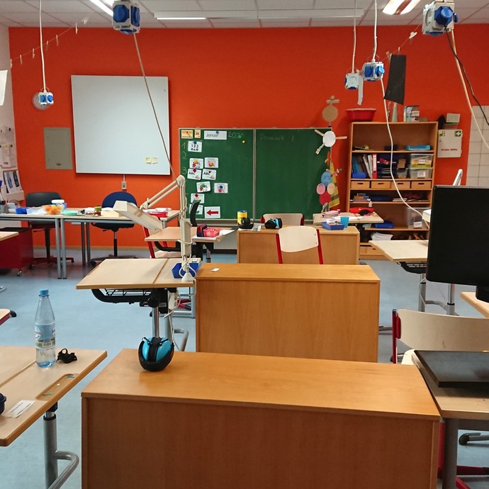 Beispiel für einen Klassenraum der Grundschule (öffnet vergrößerte Bildansicht)